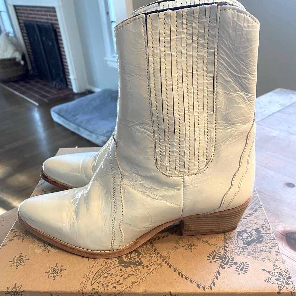 Free People New Frontier Chelsea Boot- worn once